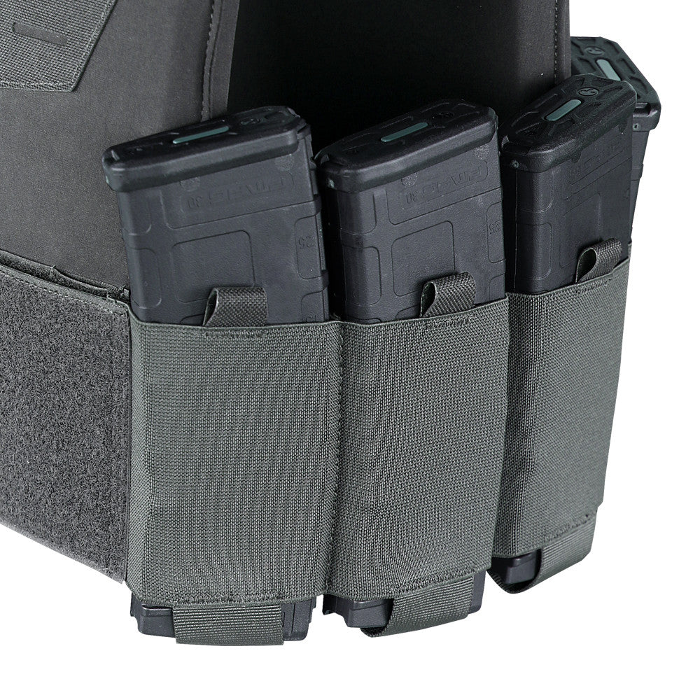 The Caliber Armor Specter Carrier features grey elastic pouches with nylon reinforcement on the front, securely holding three rifle magazines.